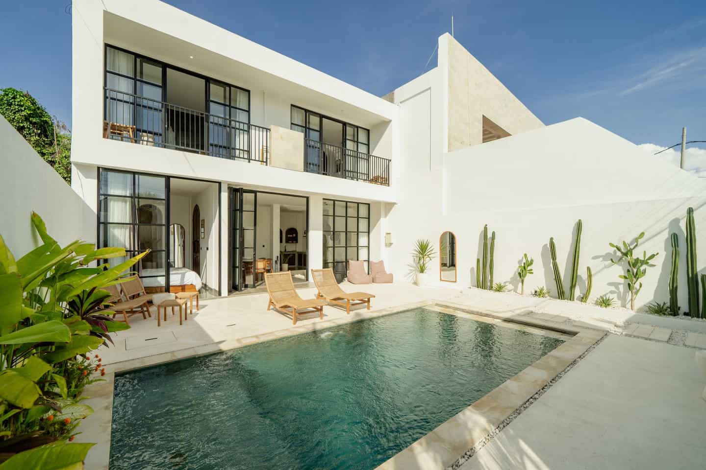 READY NOW 3 BEDROOM VILLA FOR SALE LEASEHOLD IN BERAWA BE-1919 